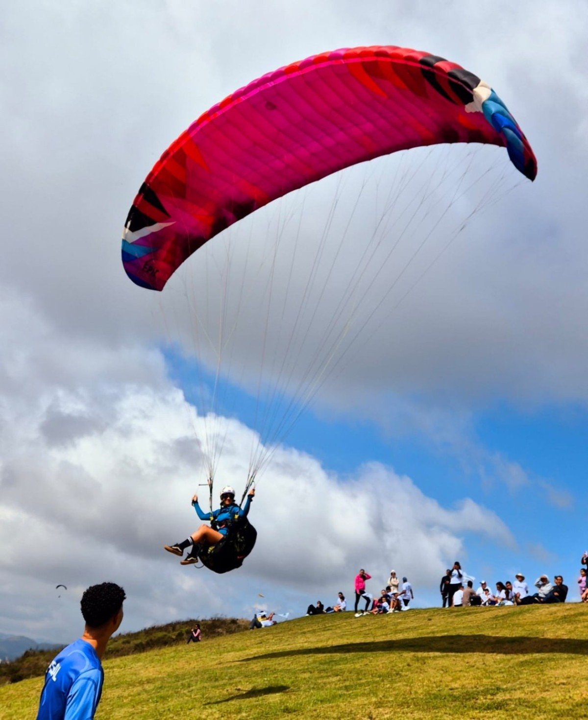 O abraço simbólico na Serra da Moeda aconteceu na rampa de voo livre do Topo do Mundo, em Brumadinho, na Grande BH