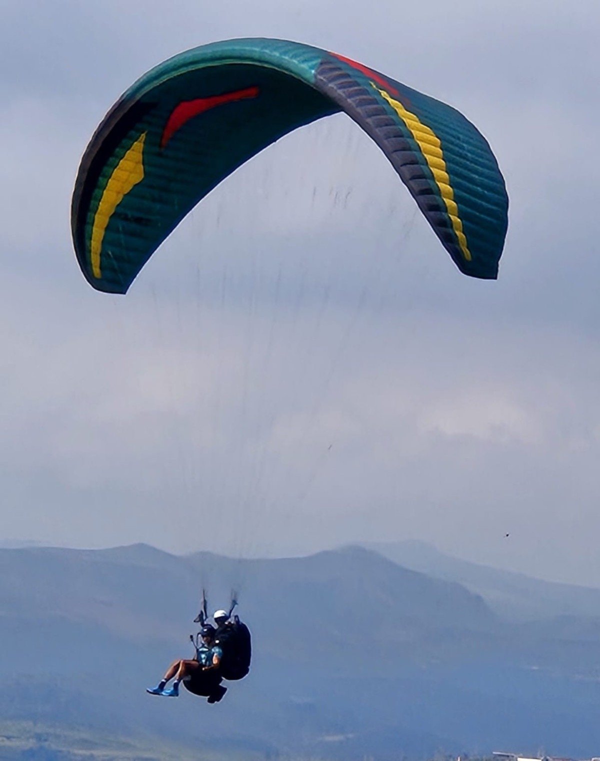 O abraço simbólico na Serra da Moeda aconteceu na rampa de voo livre do Topo do Mundo, em Brumadinho, na Grande BH