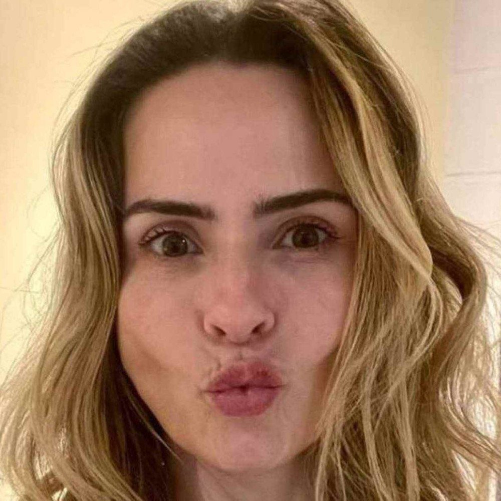 Ana Paula Renault passa sufoco em show de Shakira e reage: 'Sou lobona'