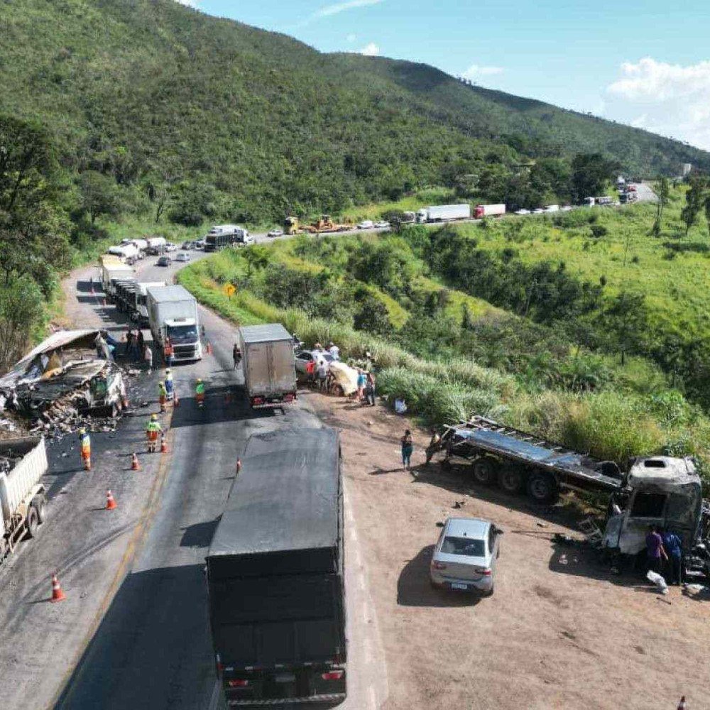 Feriadão de 1º de maio termina com 6 mortes nas estradas federais de Minas