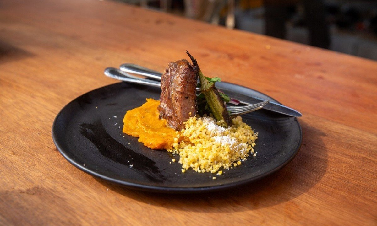 Caminhos de fogo; pratos; Tiradentes