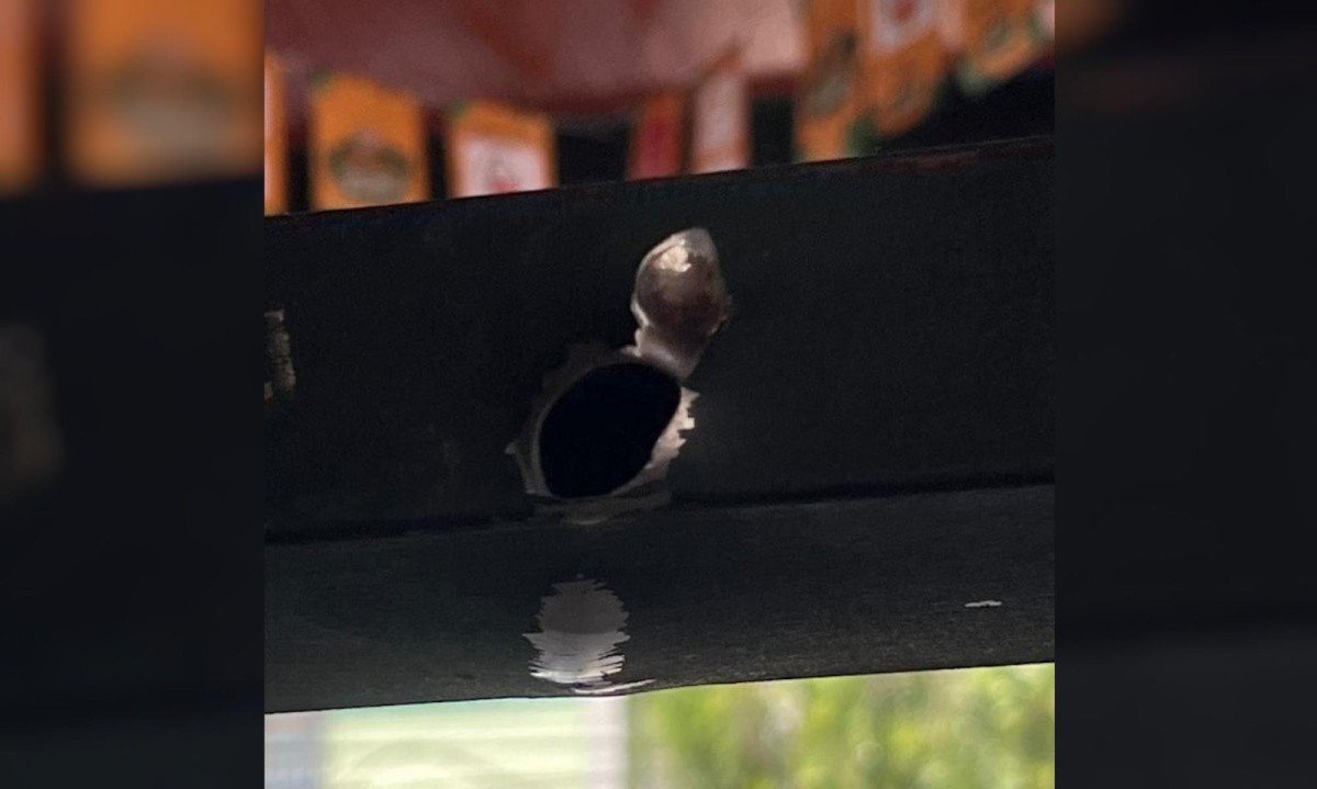 Marca de tiro em estrutura de bar na regi&atilde;o da Pampulha, em Belo Horizonte (MG)