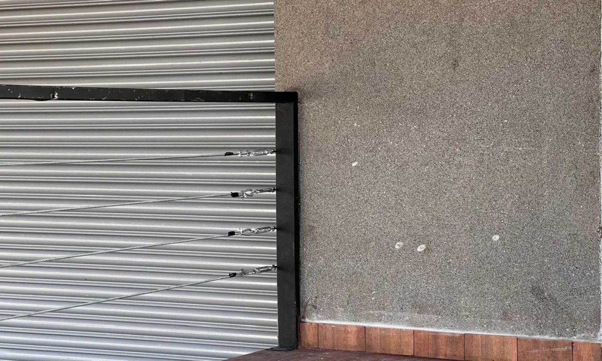 Dois irm&atilde;os, de 35 e 38 anos, foram mortos a tiros durante o feriado de Tiradentes em bar na Avenida Guarapari, na capital mineira