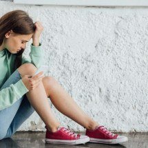 Solidão digital: por que o excesso de conexões virtuais pode aprofundar o vazio emocional e afetar a saúde mental - Portal Giro 10