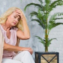 Quatro complicações médicas relacionadas à menopausa não tratada - Freepik