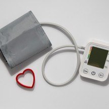 Cada Coração Importa: os riscos da pressão 12 por 8 - FreePik