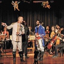 Tiradentes e Silvério dos Reis se reencontram no século 21 - Gustavo Txai/divulga&ccedil;&atilde;o