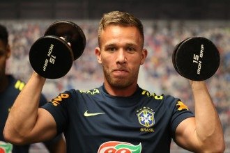 Dois ex-jogadores da Seleção são citados em escândalo de prostituição, diz agência