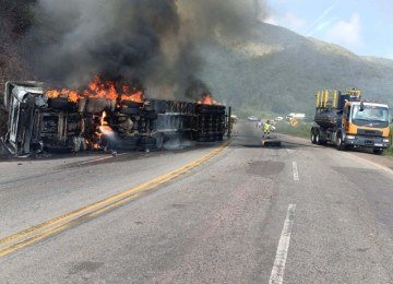 Duas pessoas foram atendidas pela concessionária que administra a via -  (crédito: Reprodução/CBMMG)