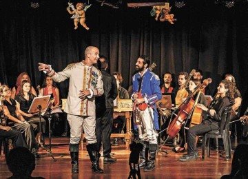 Marco T&uacute;lio Zerlotini  (Silv&eacute;rio dos Reis) e Gustavo Marquezini (Tiradentes) protagonizam 'A trai&ccedil;&atilde;o de Tiradentes' -  (crédito: Gustavo Txai/divulga&ccedil;&atilde;o)