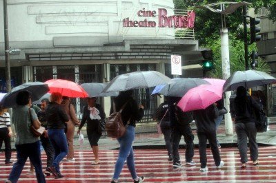 Veja previsão do tempo para esta quarta-feira (22/4) em BH -  (crédito: Jair Amaral/EM/D.A Press)