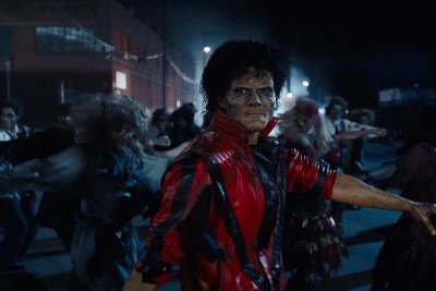 Jaafar Jackson interpreta o tio Michael Jackson na gravação do clipe de 'Thriller', megassucesso da música pop -  (crédito: Lionsgate/divulgação)