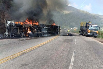 Duas pessoas foram atendidas pela concessionária que administra a via -  (crédito: Reprodução/CBMMG)