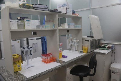 A distribuição aos municípios mineiros é realizada pela Secretaria de Estado de Saúde, responsável por organizar a logística e garantir que os imunizantes cheguem às unidades de saúde -  (crédito: Marcos Vieira/EM/D.A.Press)