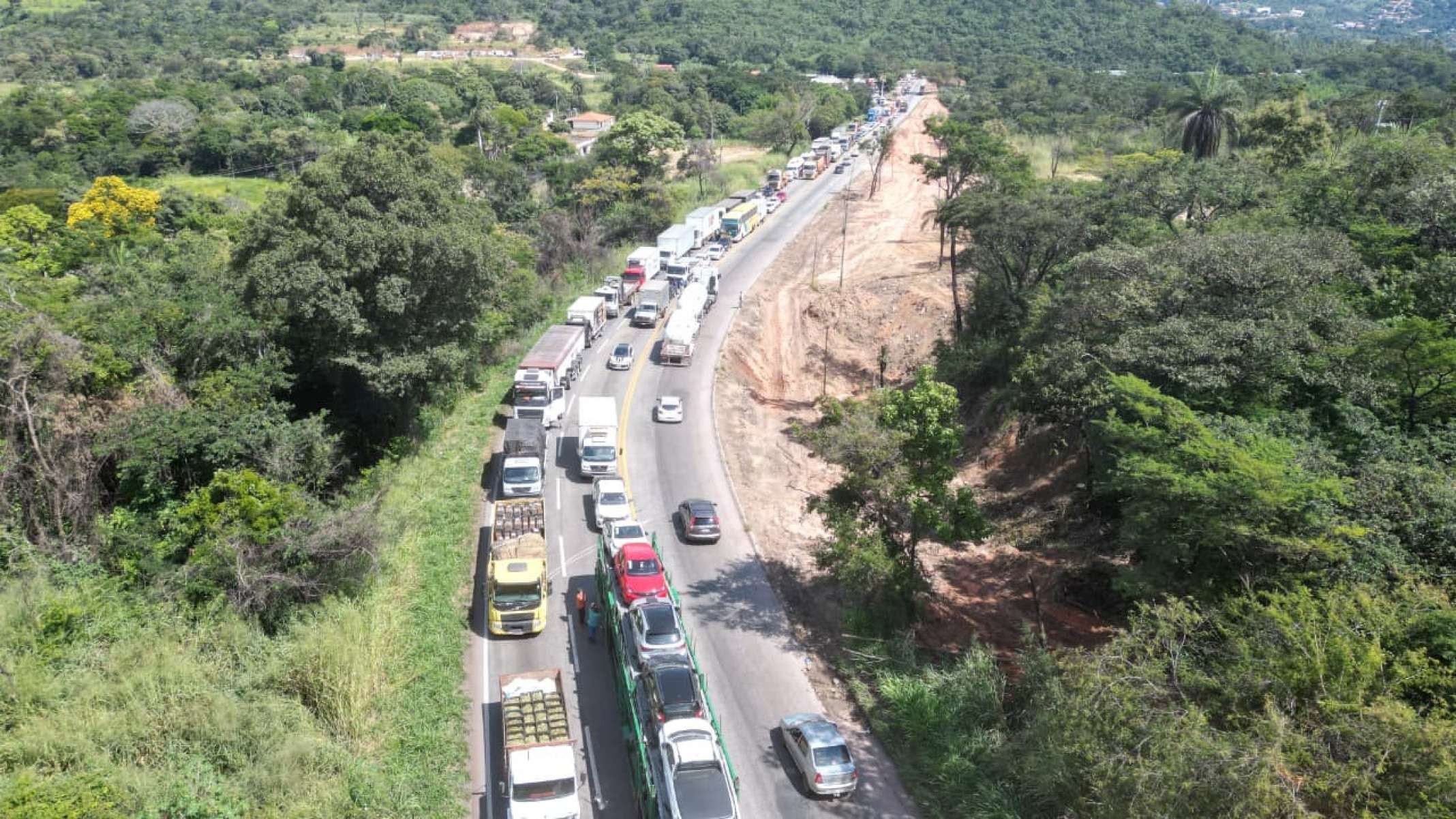 Motoristas ficaram totalmente parados por horas