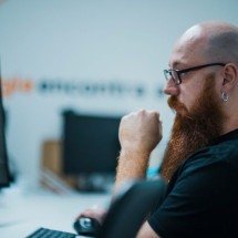 IA executa tarefas e reposiciona papéis em tecnologia - DINO