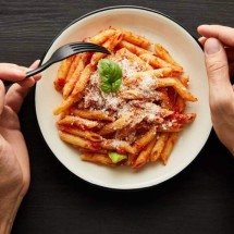 Como o corpo consome energia ao comer: entenda a termogênese alimentar e o impacto dos nutrientes no metabolismo diário - Portal Giro 10