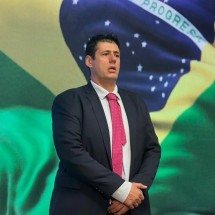 Prefeito acusado de ameaçar ex usava drone e servidores para vigiá-la - ReproduÃ§Ã£o/Redes Sociais