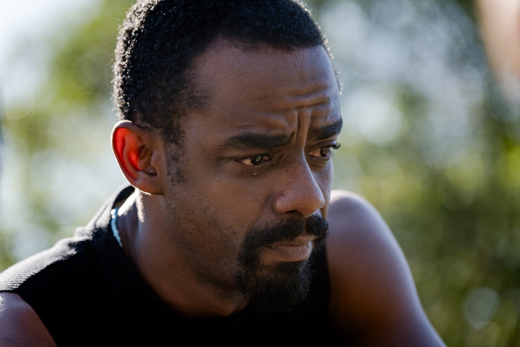 Evandro (Raphael Logam) come&ccedil;a a sexta temporada depois de sofrer um atentado contra a pr&oacute;pria fam&iacute;lia.