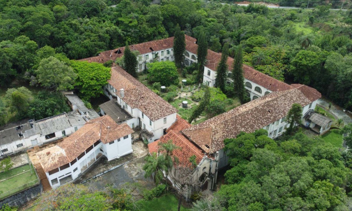 Belo Horizonte inaugurou o sanat&oacute;rio idealizado por Hugo Werneck em 1928. Equipamento hoje est&aacute; abandonado 