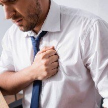 Síndrome do impostor: por que pessoas competentes se sentem fraudes  e o que a psicologia revela sobre isso - Portal Giro 10