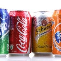 Refrigerantes parecem inofensivos, mas podem estar afetando seu corpo silenciosamente e aumentando riscos graves à saúde - Portal Giro 10