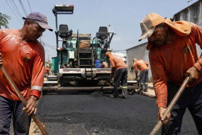 Profissional que trabalha mais tem salário 58% menor, em média, diz estudo -  (crédito: imagem gerada por IA/Acervo Estado de Minas)