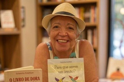 Sulamita Esteliam, que lançou três romances, passou a também se dedicar ao público infantil -  (crédito: Stela Peixoto/divulgação)