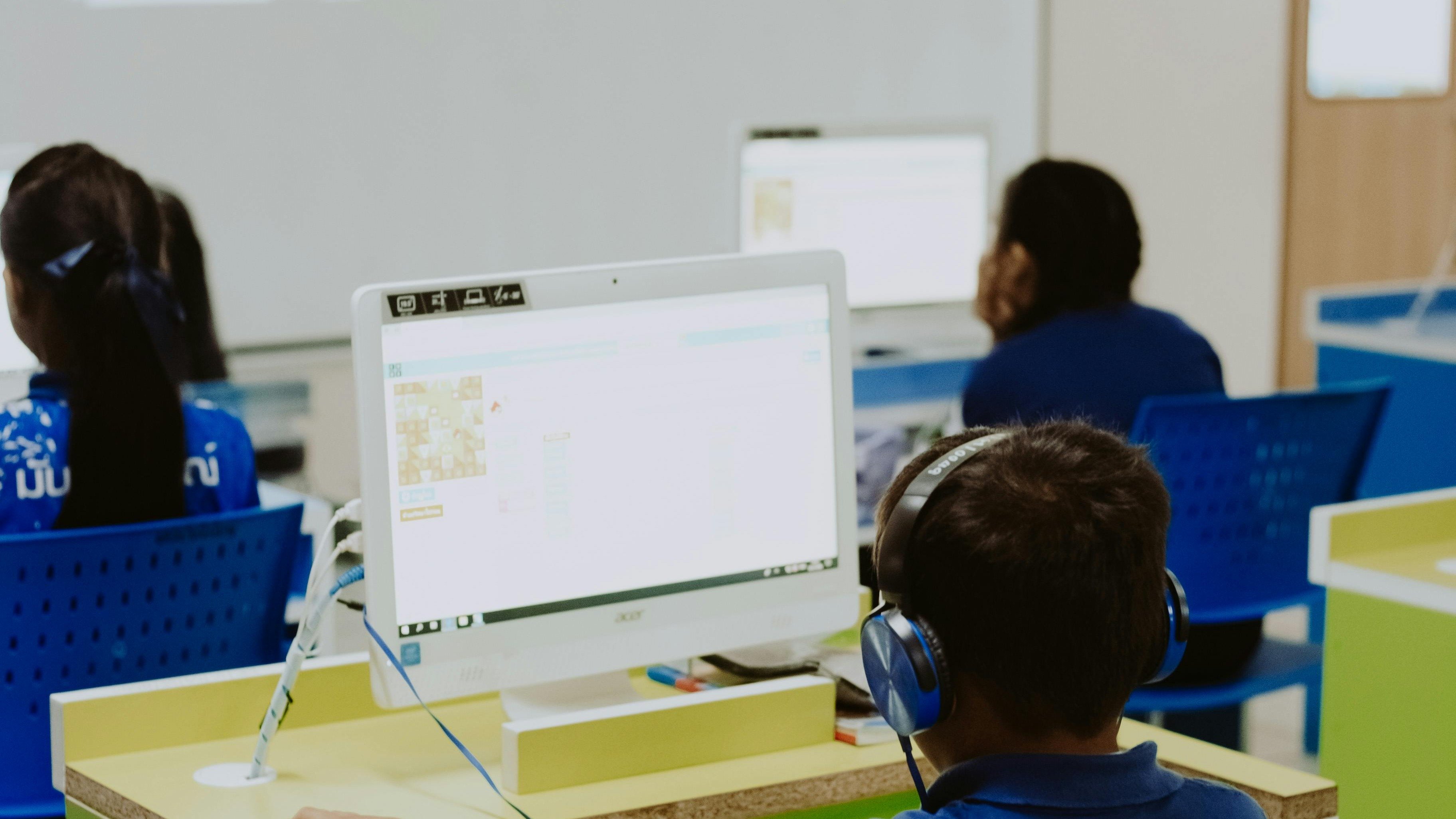 A tecnologia e a intelig&ecirc;ncia artificial se integram ao ambiente escolar, prometendo otimizar o ensino e a aprendizagem para alunos e professores. -  (crédito: Pexels)