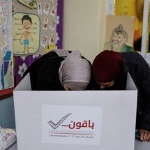 Palestinos votam nas primeiras eleições desde o início da guerra em Gaza - ZAIN JAAFAR / AFP