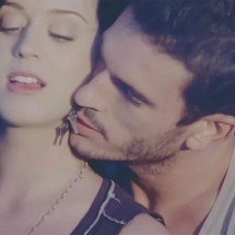 Ator acusa Katy Perry de expor o pênis dele sem consentimento em festa  - YouTube / reprodução