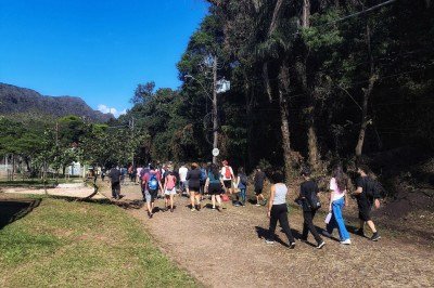  Caminhada para conhecer a geologia de monumentos naturais e de edifica&ccedil;&otilde;es hist&oacute;ricas percorreu 7,5km  de BH, desde o Parque das Mangabeiras (foto)     -  (crédito: Lucas D'ambrosio)