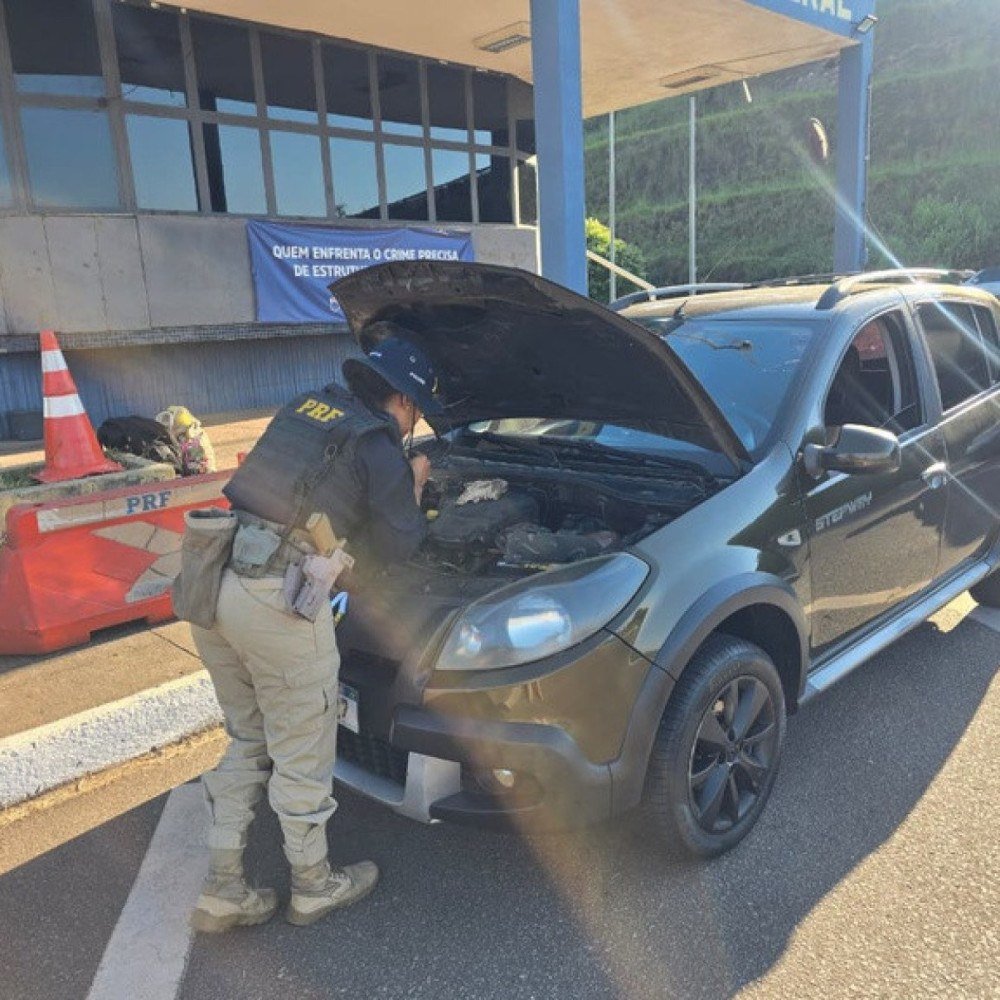 Veículo roubado em 2023, no Rio, é recuperado em ação da PRF na BR-262