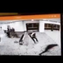 Câmera de segurança mostra imagens do autor do atentado em jantar com Trump