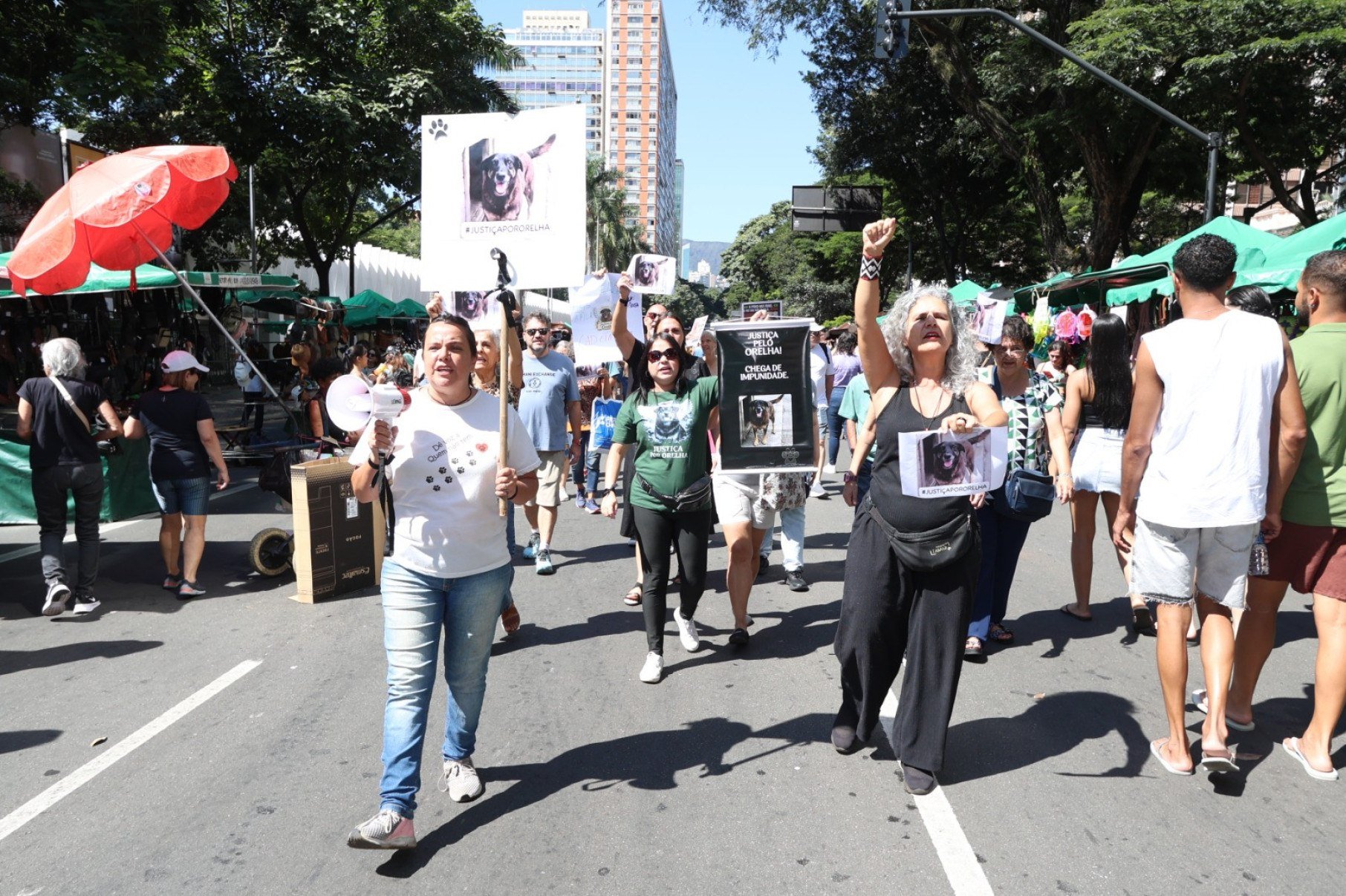 Manifestação pelo direito dos animais na Feira Hippie, em BH-Marcos Vieira /EM/DA. Press