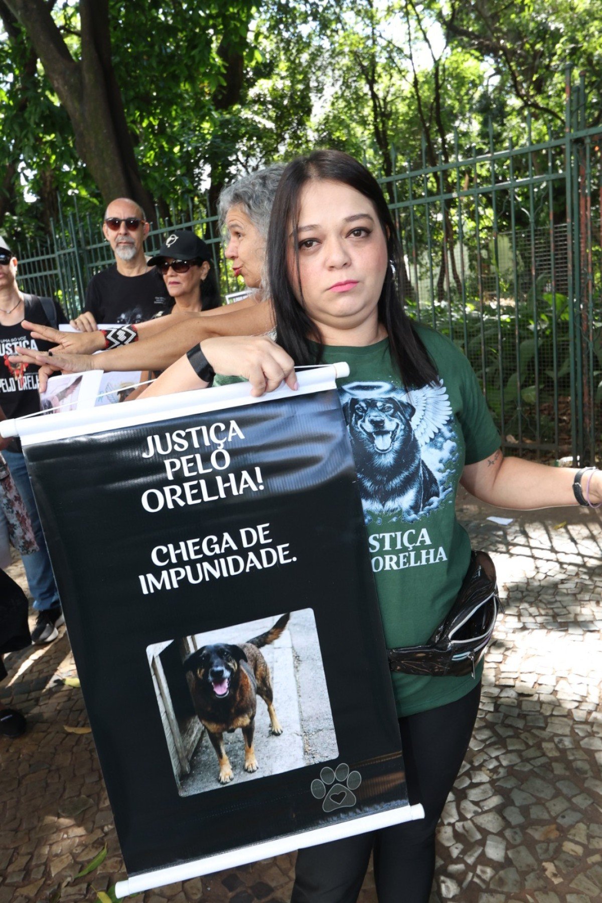 Manifestacao por justica e contra os maus-tratos aos animais. Na foto, Natalia Henriques, professora-Marcos Vieira /EM/DA. Press