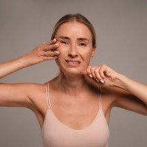 Face derretida: entenda o efeito colateral da caneta emagrecedora - FreePik