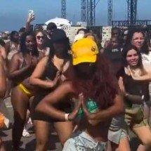 Fãs dançam Waka Waka em Copacabana antes do show de Shakira no Rio - Tupi