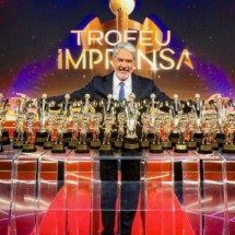 William Bonner recebe 33 troféus no Troféu Imprensa e dá 'boa noite' no SBT - SBT