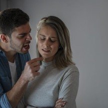 Relacionamento abusivo: "Por que comigo?" - Freepik