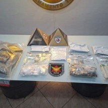 "Cheiro forte": PM encontra quilos de maconha e cocaína em uma casa - PMMG/Reprodução