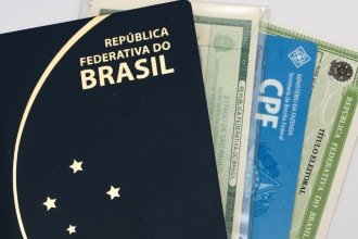 Viajando para o exterior? 7 documentos para não passar perrengue na volta