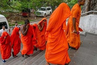 Sri Lanka prende 22 monges com 110 kg de maconha em aeroporto