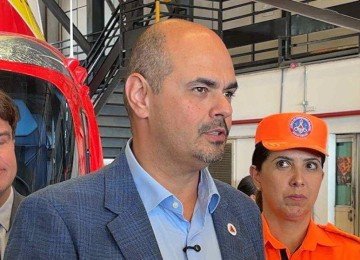 Durante entrega do helicóptero Arcanjo 15, em Belo Horizonte, Mateus Simões (PSD) comentou o cenário eleitoral de 2026 -  (crédito: Governo de Minas/Reprodução)