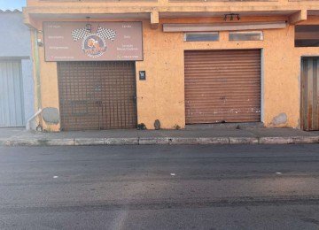 Testemunhas relataram que ao menos seis disparos foram efetuados na distribuidora -  (crédito: Edésio Ferreira/EM/D.A.Press)