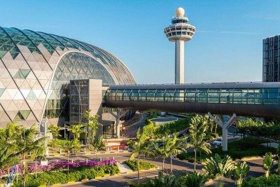 Os terminais do aeroporto Changi, em Singapura, foram projetados com a redução do estresse em mente -  (crédito: Getty Images)