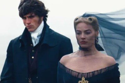 Margot Robbie e Jacob Elordi d&atilde;o vida a Cathy e Heathcliff na nova adapta&ccedil;&atilde;o de "O Morro dos Ventos Uivantes", que estreia na HBO Max. -  (crédito: Divulga&ccedil;&atilde;o)
