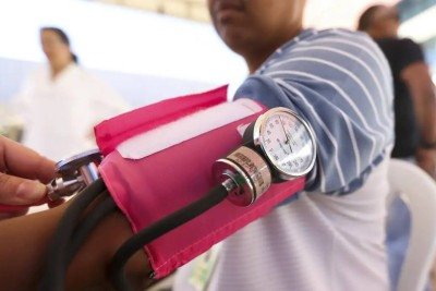  Sintomas da hipertensão incluem dores no peito, dor de cabeça, tonturas e fraqueza -  (crédito: Marcelo Camargo/Agência Brasil)