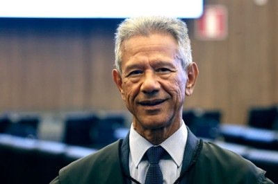 Desembargador Vicente de Oliveira Silva foi eleito presidente do TJMG em sessão do Tribunal Pleno nesta segunda-feira (27/4) -  (crédito: Juarez Rodrigues / TJMG)