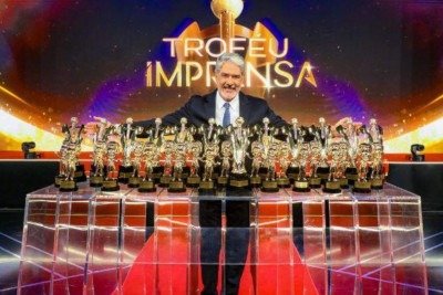 William Bonner levou 33 estatuetas do Troféu Imprensa para casa -  (crédito: SBT)
